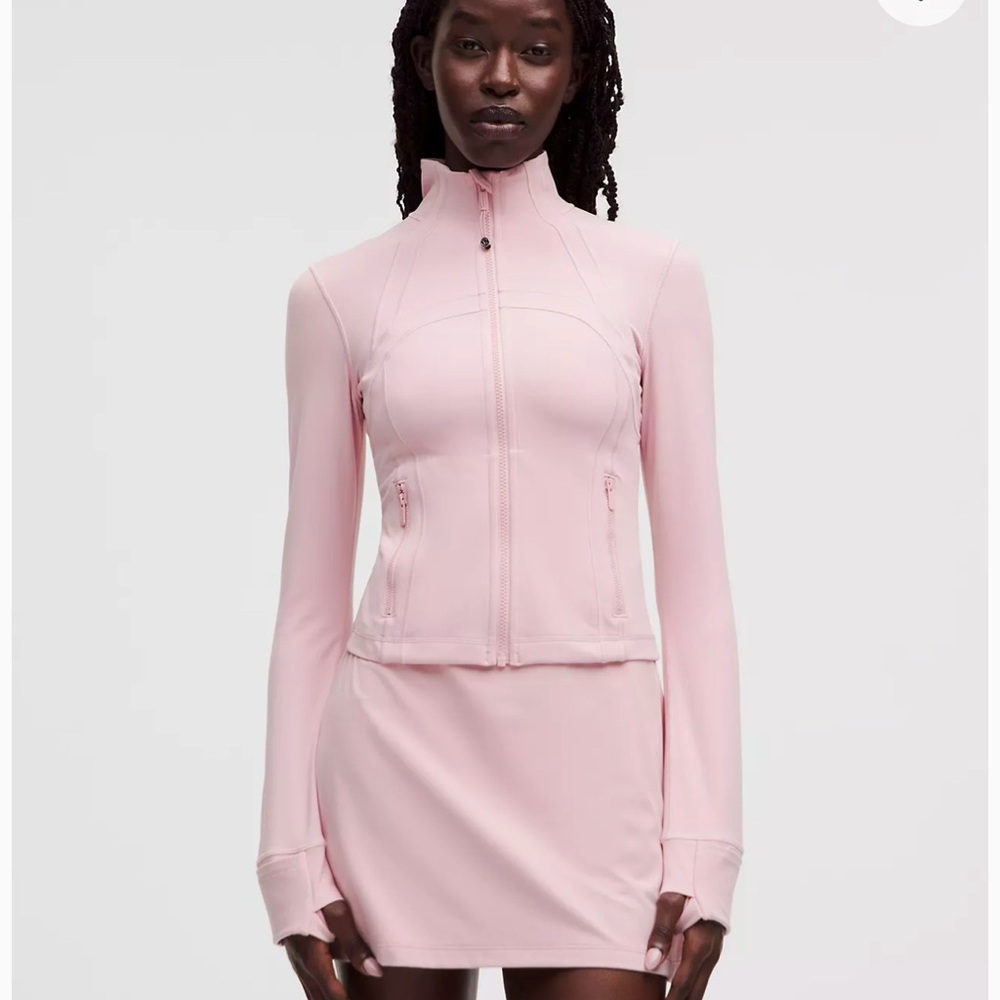 Define Cropped Jacket
Nulu strawberry milkshake